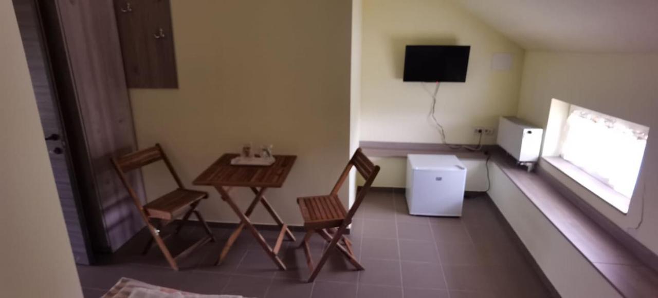 Pensiune Si Cazare La Mitza Temesgyarmat Kültér fotó